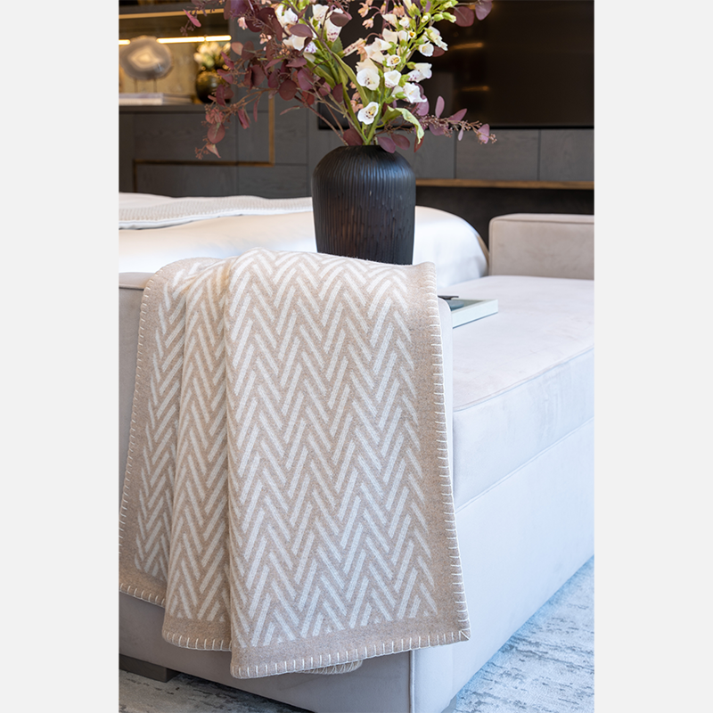 Herringbone Jacquard Throw - Natural & White